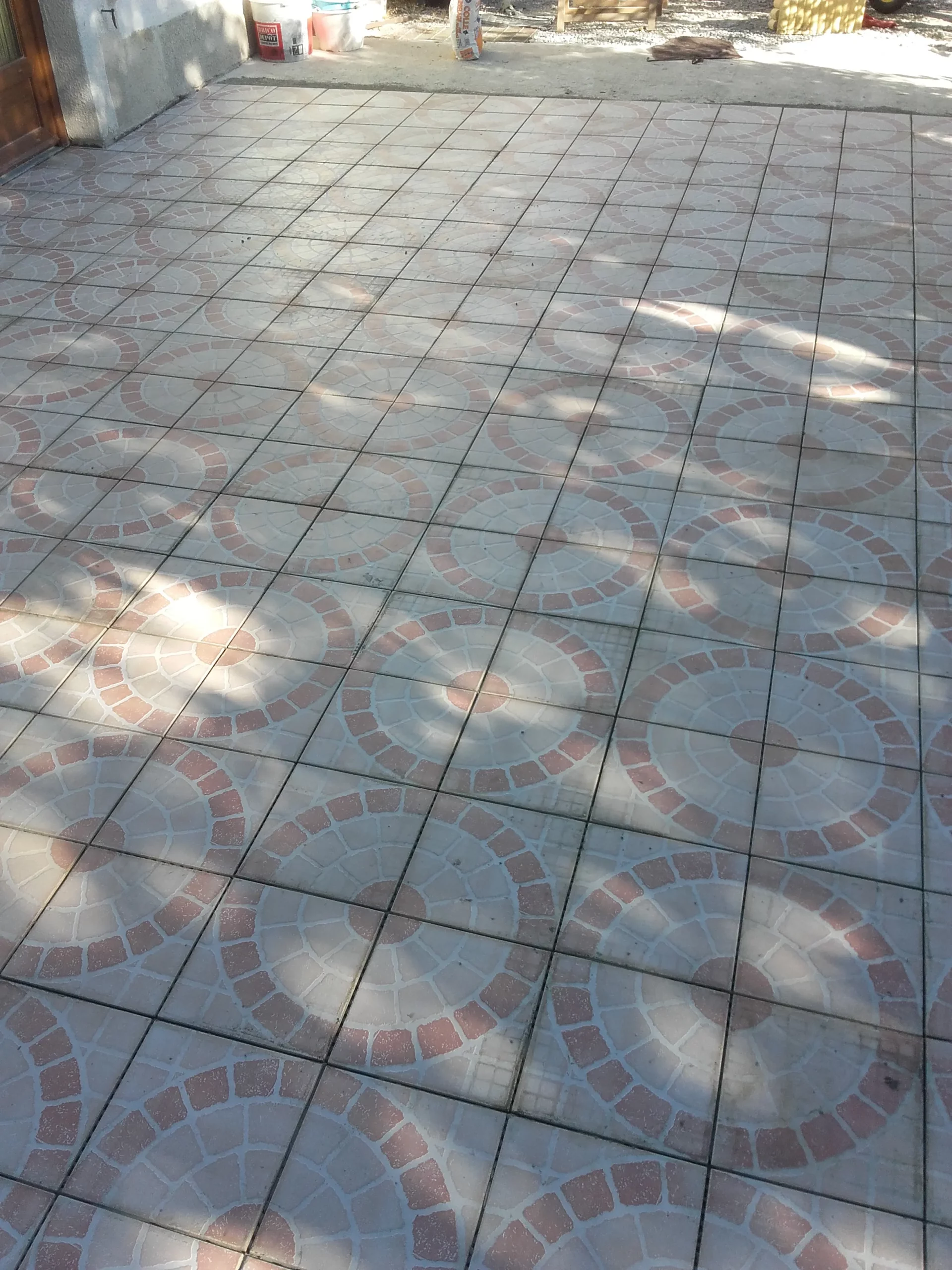 Entreprise spécialisée dans la pose de carrelage extérieur pour terrasse à Varenne sur Allier